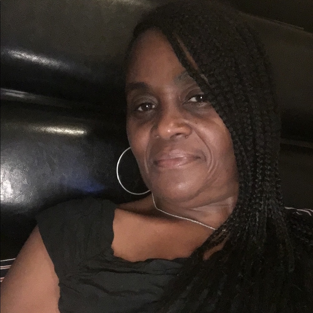 Meet your Posher, Sandra